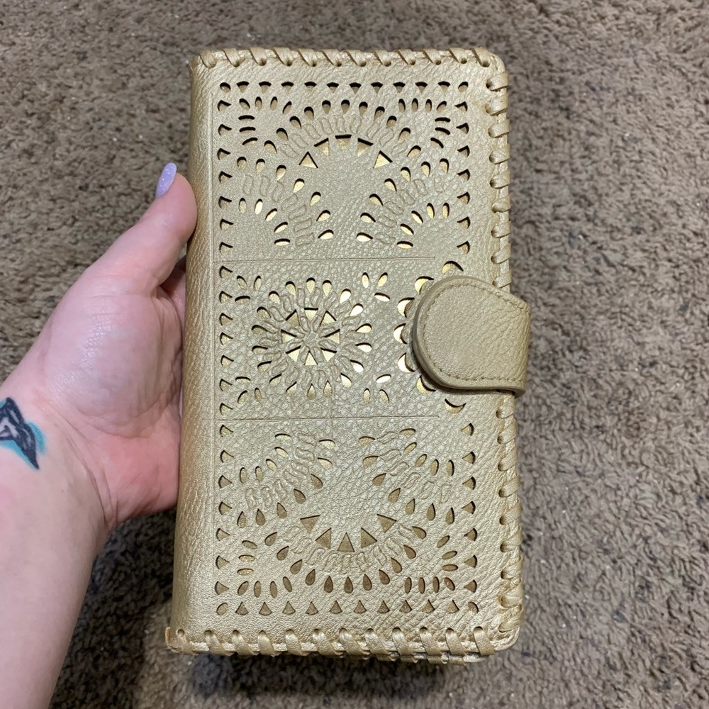 Gold wallet